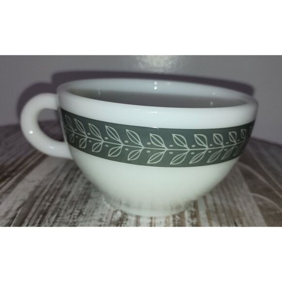 Pyrex Double Tough Grecian Gray White Laurel Leaf Mug USA SET OF 4 Cups - Picture 1 of 5